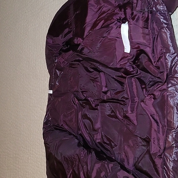 NWT Fabletics Deep Plum Purple Puffer Jacket Womens Size XL - Picture 4 of 13